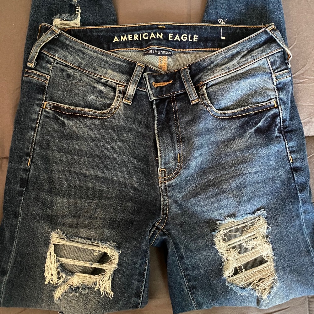 AMERICAN EAGLE JEANS